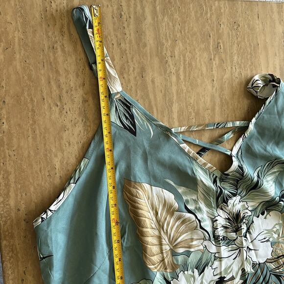 Plus Size NWT Silky Floral Slip Dress Criss Cross Details Adjustable Straps S27 - Picture 6 of 7